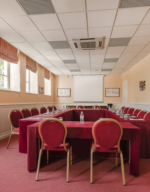 hotel-de-la-poste-najeti-seminar-room